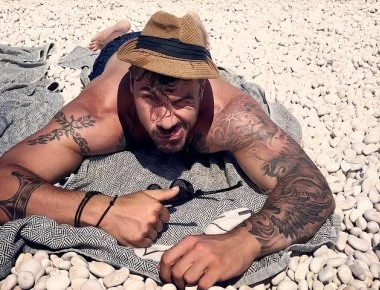 Κανένας Άκης! Δεν φαντάζεστε ποιο είναι το πραγματικό όνομα του Πετρετζίκη!